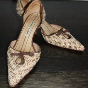 Manolo Blahnik patterned 1.5 inch heel sz 39
